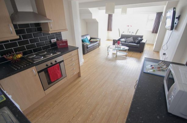 2 bedroom house to rent - Photo 1