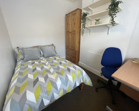 5 Bedrooms, 27 Carmelite Road – Student Accommodation Coventry - Photo 2