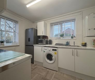 Harwood Hill, Welwyn Garden City - Photo 2