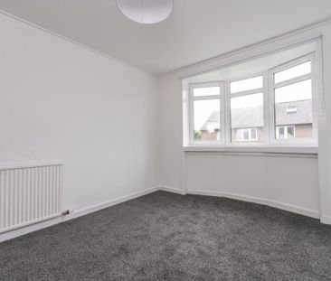 3 bedroom flat to rent - Photo 5