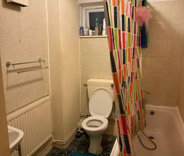1 bedroom in a house share to rent - Photo 6