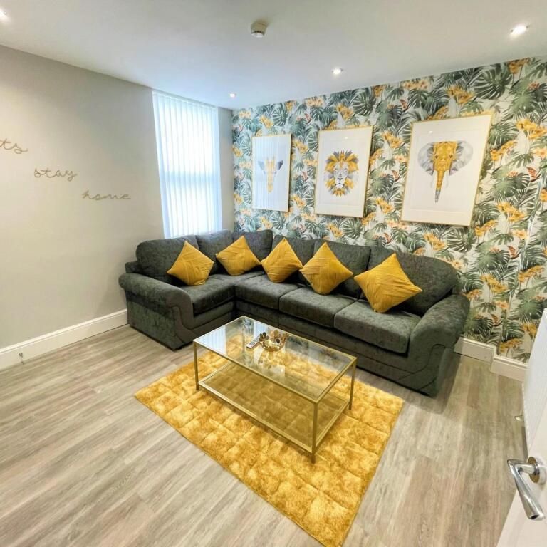 5 bedroom house to rent - Photo 1