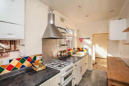 3 bedroom semi-detached house to rent - Photo 5