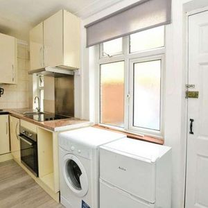 Pembroke Place, TW7 - Photo 2