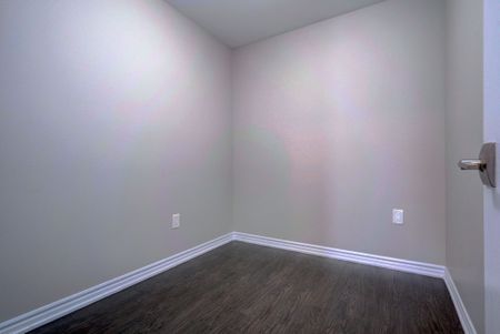 For Lease - 45 Heron Park Place Unit# 18, Toronto, Ontario - Photo 3