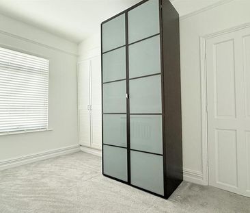 2 bedroom end of terrace house to rent - Photo 2