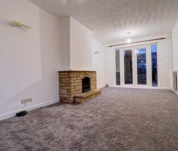 4 bedroom semi-detached house to rent - Photo 3