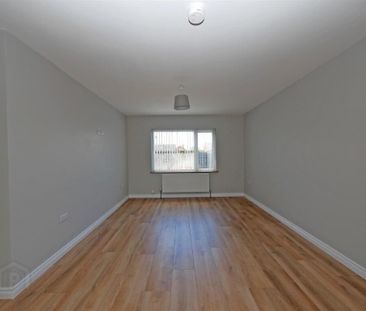 4 Drumart Walk, Belvoir Park, Belfast, BT8 7FB - Photo 3