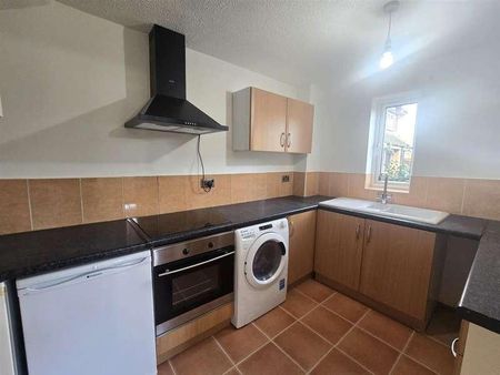 Chiltern Avenue, Farnborough, GU14 - Photo 5