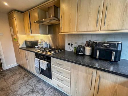 Harborne Lane, Harborne, Birmingham, B17 0NY - Photo 5