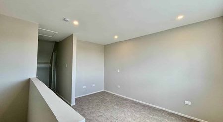 BRAND NEW 3 BEDROOM in Glen Eden! - Photo 2