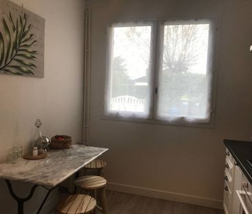 Location appartement 5 pièces 24 m² à Saint-Sébastien-de-Morsent (2... - Photo 3