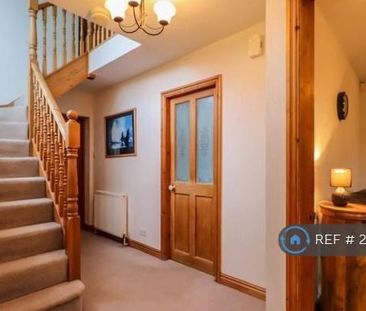 3 bedroom end of terrace house to rent - Photo 3