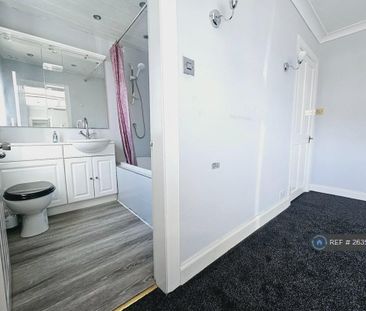 5 bedroom semi-detached house to rent - Photo 6