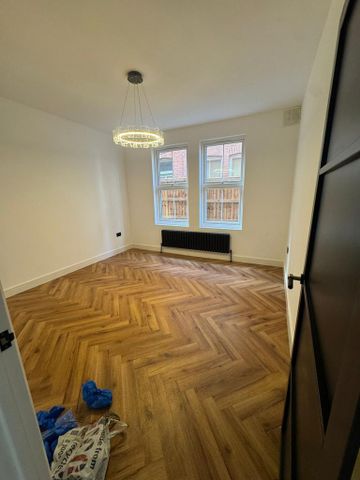 4 bedroom semi-detached house to rent - Photo 2