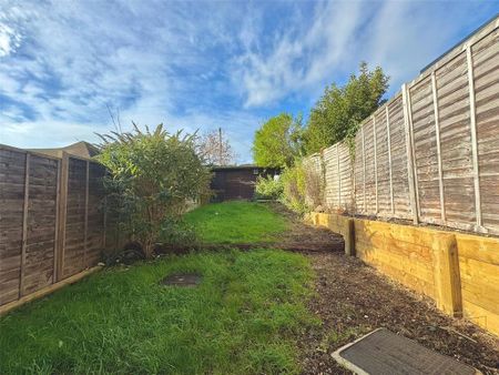 2 bedroom end of terrace house to rent - Photo 5