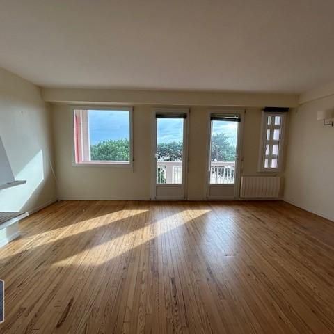 Location Appartement 3 pièces 71m² ROYAN 17200 - Photo 1