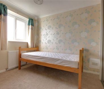 3 bedroom end of terrace house to rent - Photo 4