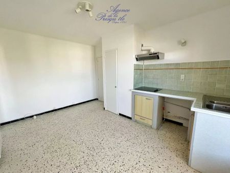 Location Appartement 2 pièces 27m² GIENS 83400 - Photo 3