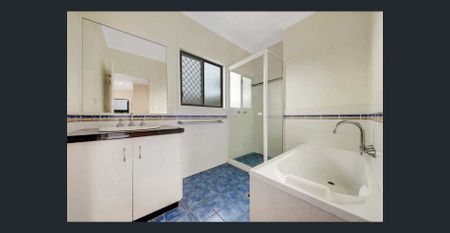 Spacious 4 Bedroom Home with Balcony & Views - Photo 2