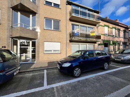 Vernieuwd 2-slaapkamer appartement, met staanplaats en kelderberging - Photo 3