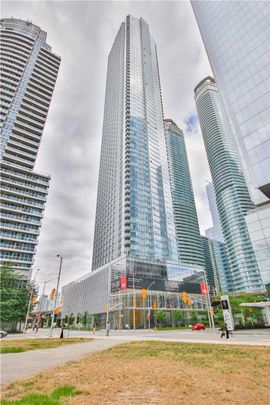 Luxury Tridel Built - Photo 1