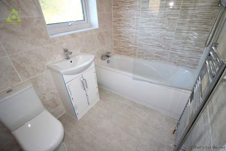 3 bedroom property to rent in Bolton - Photo 4