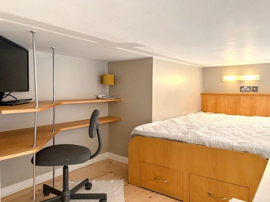 Studio Flat, Longridge Road, SW5 - Photo 1