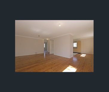 Spacious Unit In The Heart Of Town - Photo 2