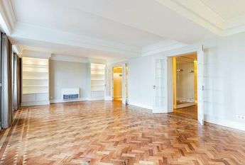 Apartamento T4 em Lisboa