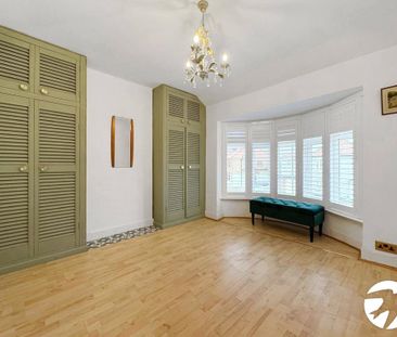 4 bedroom semi-detached house to rent - Photo 5