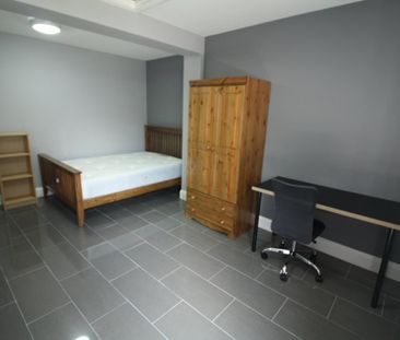 5 bedroom terraced house to rent - Photo 1