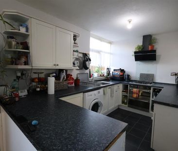 Flanders Close, Redditch - Photo 5