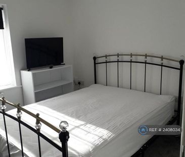 1 bedroom in a house share to rent - Photo 6