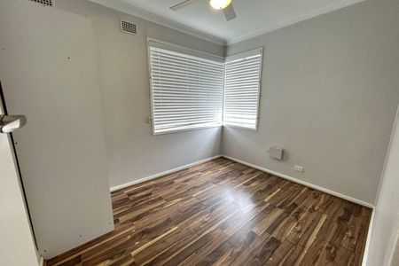 NEAT & TIDY HOME! - Photo 5