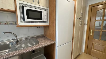 Room for rent in a 4-bedroom apartment in Carabanchel, Madrid - Photo 3
