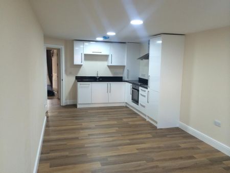 2 bedroom apartment to rent - Photo 4