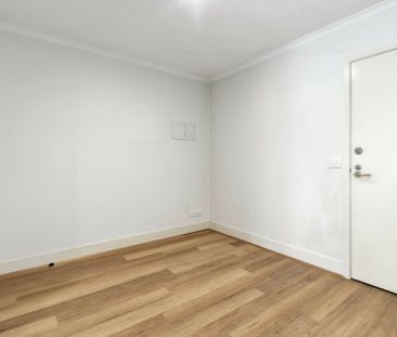 Close to City Centre + Study Room - Photo 5