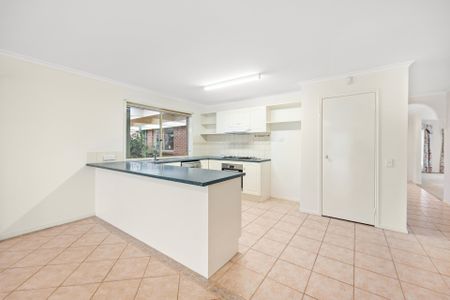Entertainer's Delight With Gated Side Access - Photo 4