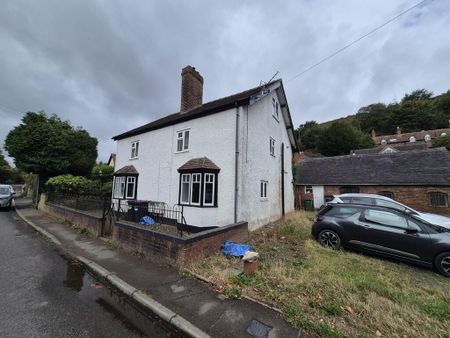 2 bedroom ground floor flat to rent - Photo 2