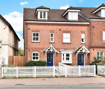 3 bedroom terraced house to rent - Photo 3