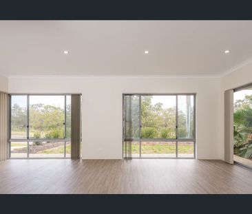 Modern and Spacious Family Home - Photo 1