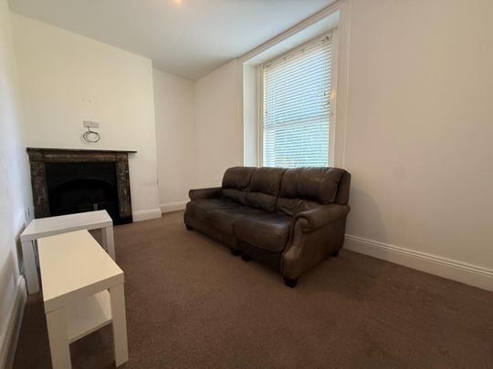 North Road East, Plymouth - Photo 1