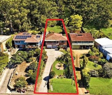 ENVIABLE LOCATION WITH WATERVIEWS! - Photo 4