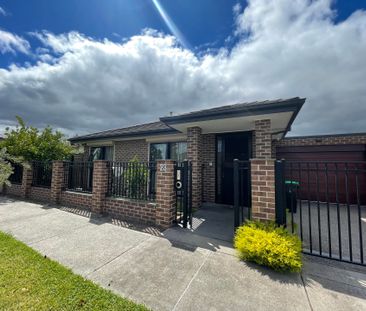 Beautifully Presented 2 Bedroom Home&period;&period;&period; - Photo 2