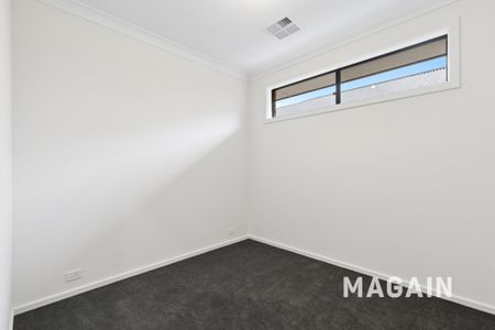 6 Woodstock Ave, Christie Downs SA 5164 - House For Rent | Domain - Photo 2