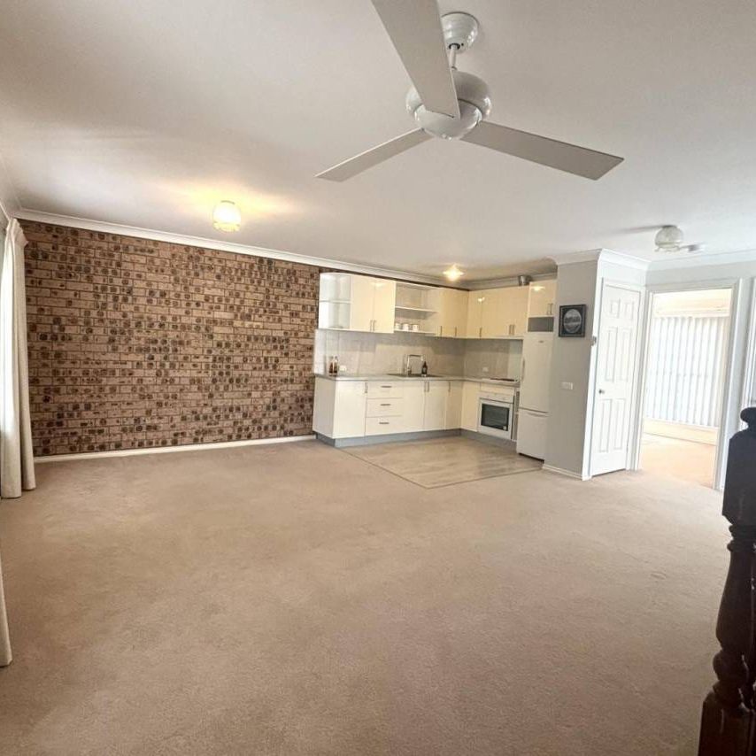 Townhouse Living! - Photo 1