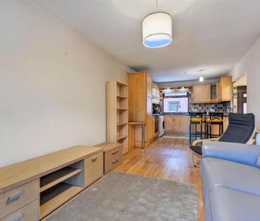 4 Bawnmore Court, Belfast, BT9 6LS - Photo 2