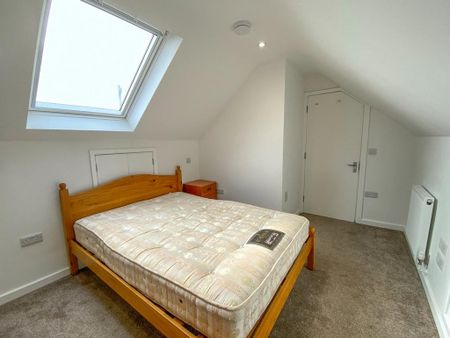 1 bedroom in a house share to rent - Photo 4