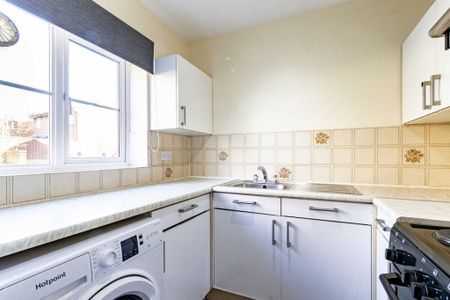 1 bed Maisonette for rent - Photo 3